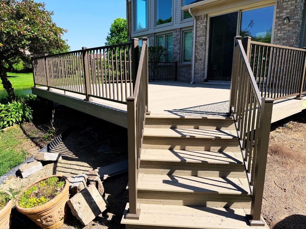 Construction company in Michigan - custom decks