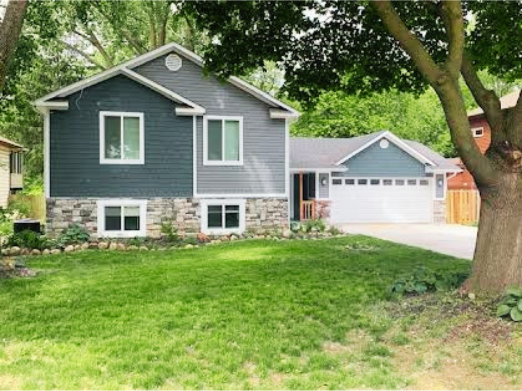 Finished siding in Michigan - completed construction project