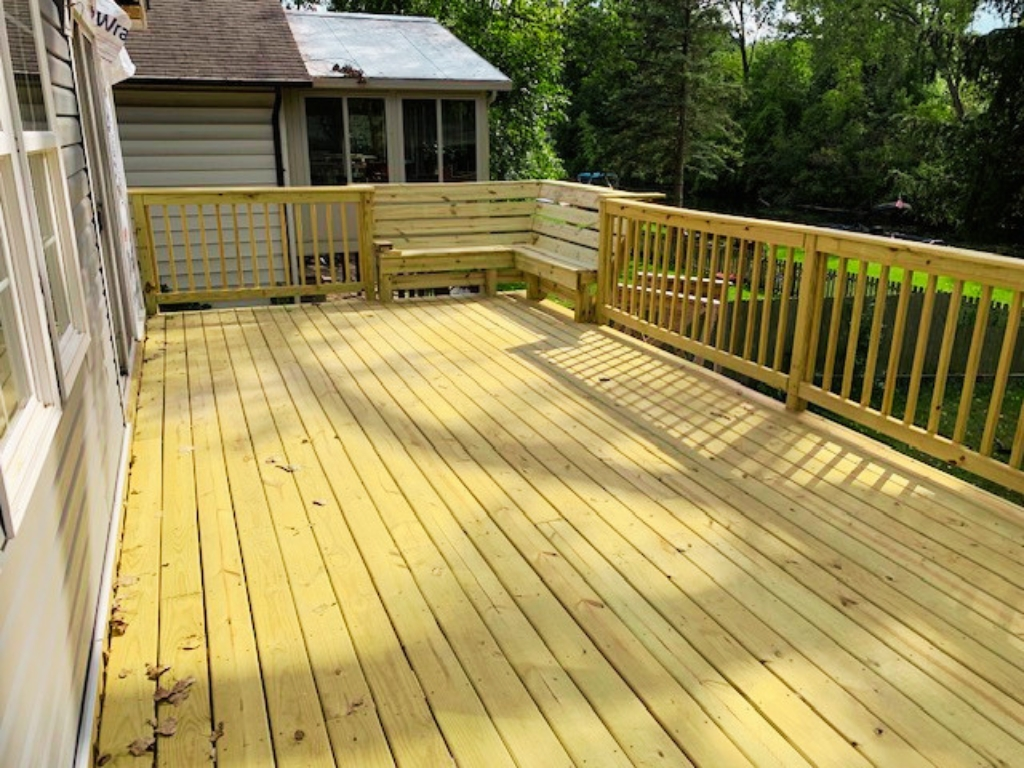 custom deck designs in Michigan